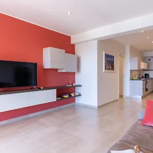 https://marcandrea-apartment.taorminaitalyhotels.com