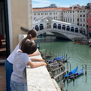 https://ve-nice-suite-rialto.hotelslidodijesolo.com