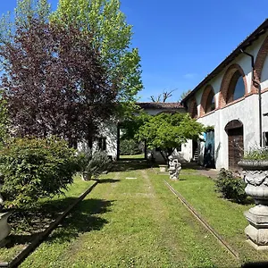 Affascinante Casale Brambilla Vicino Pavia Villa